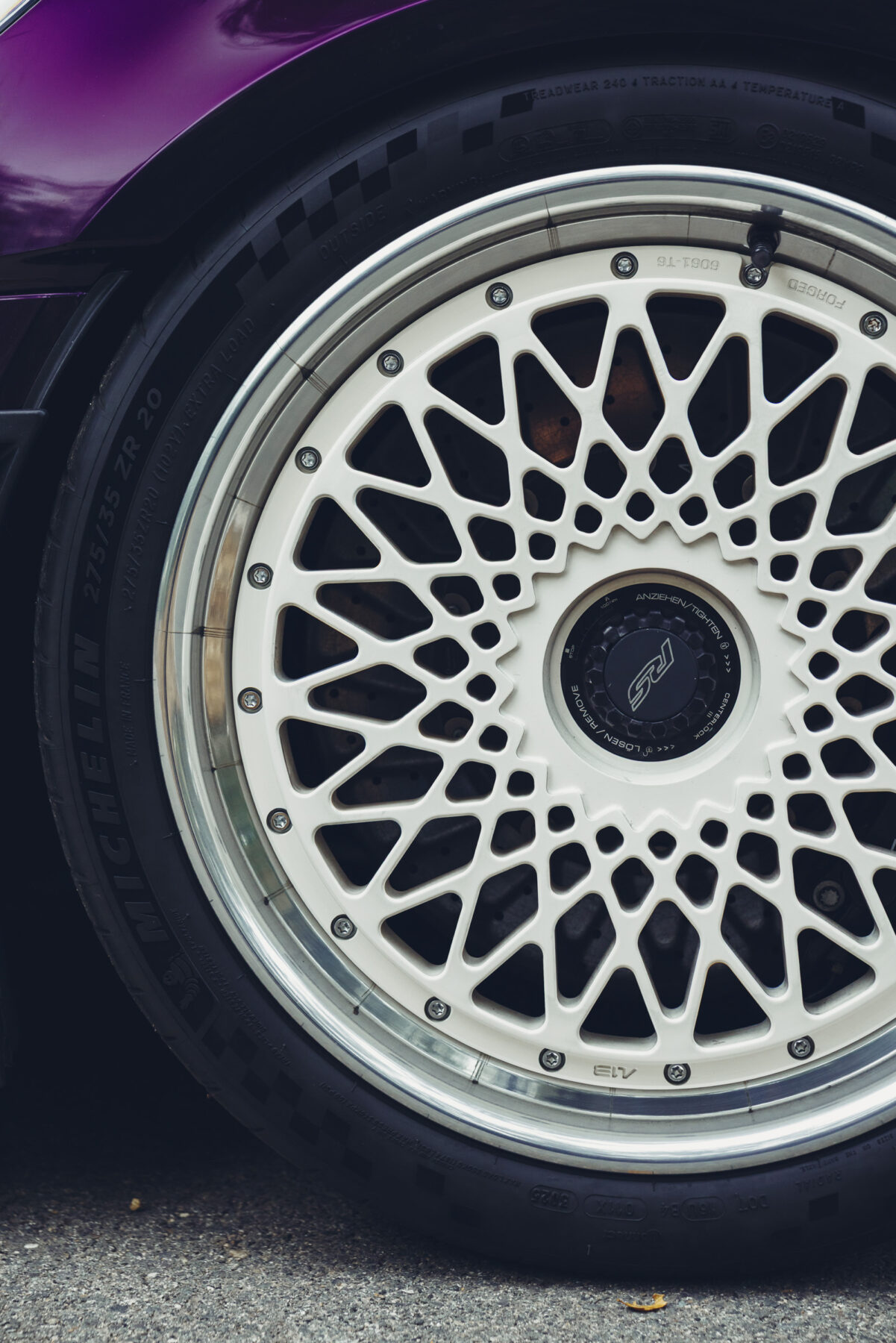 Porsche 911 992 GT3RS na felgach AL13 Wheels C020 | C020FC
