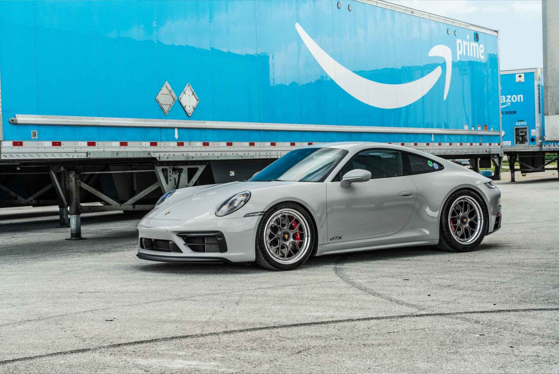 Porsche 911 992 GTS na felgach AL13 Wheels C007R