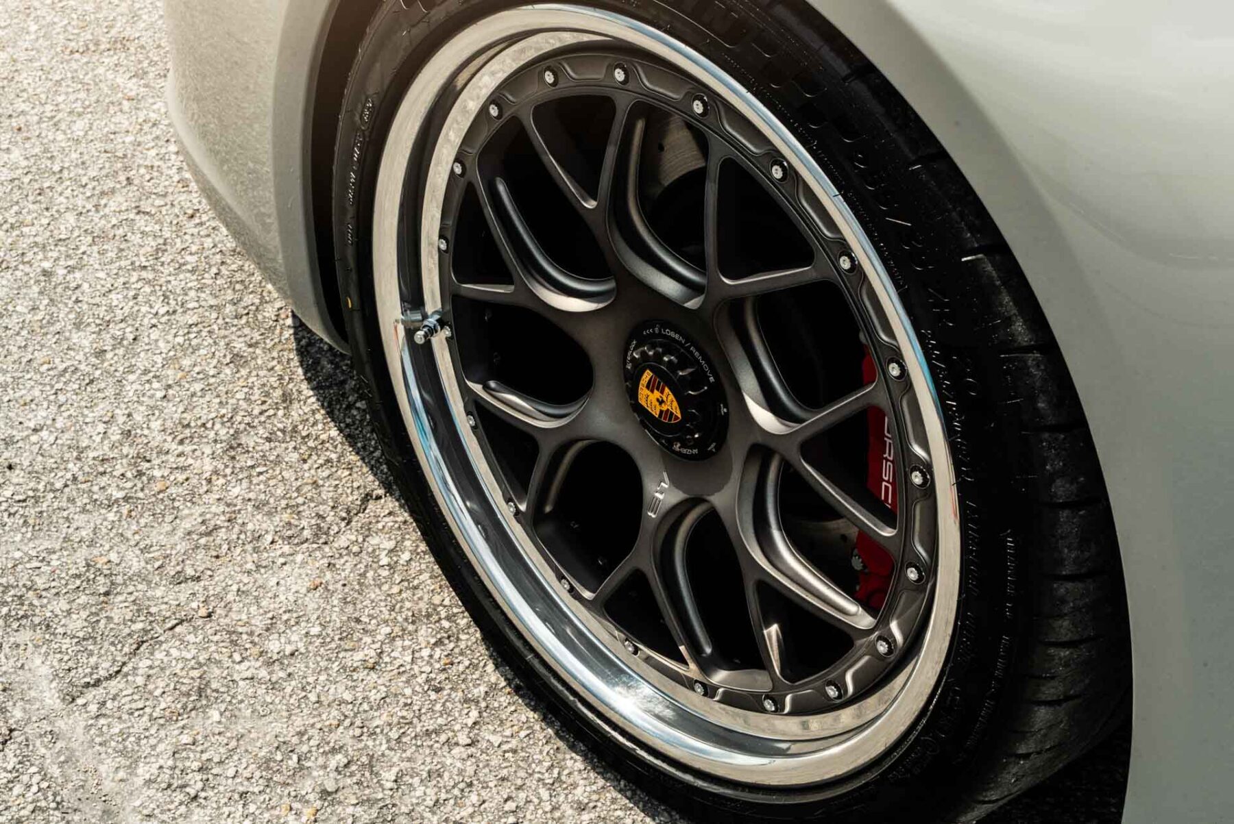 Porsche 911 992 GTS na felgach AL13 Wheels C007R