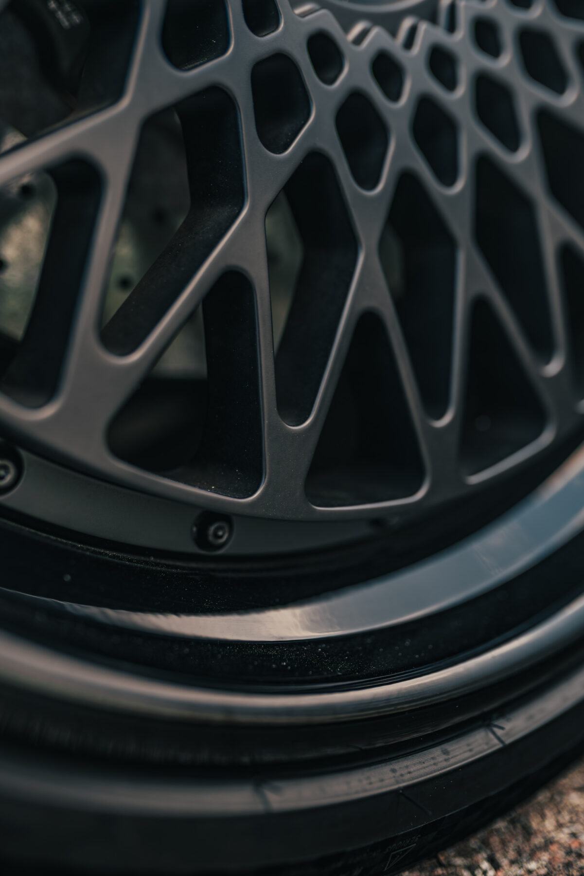 Lamborghini Aventador SV na felgach AL13 Wheels C020