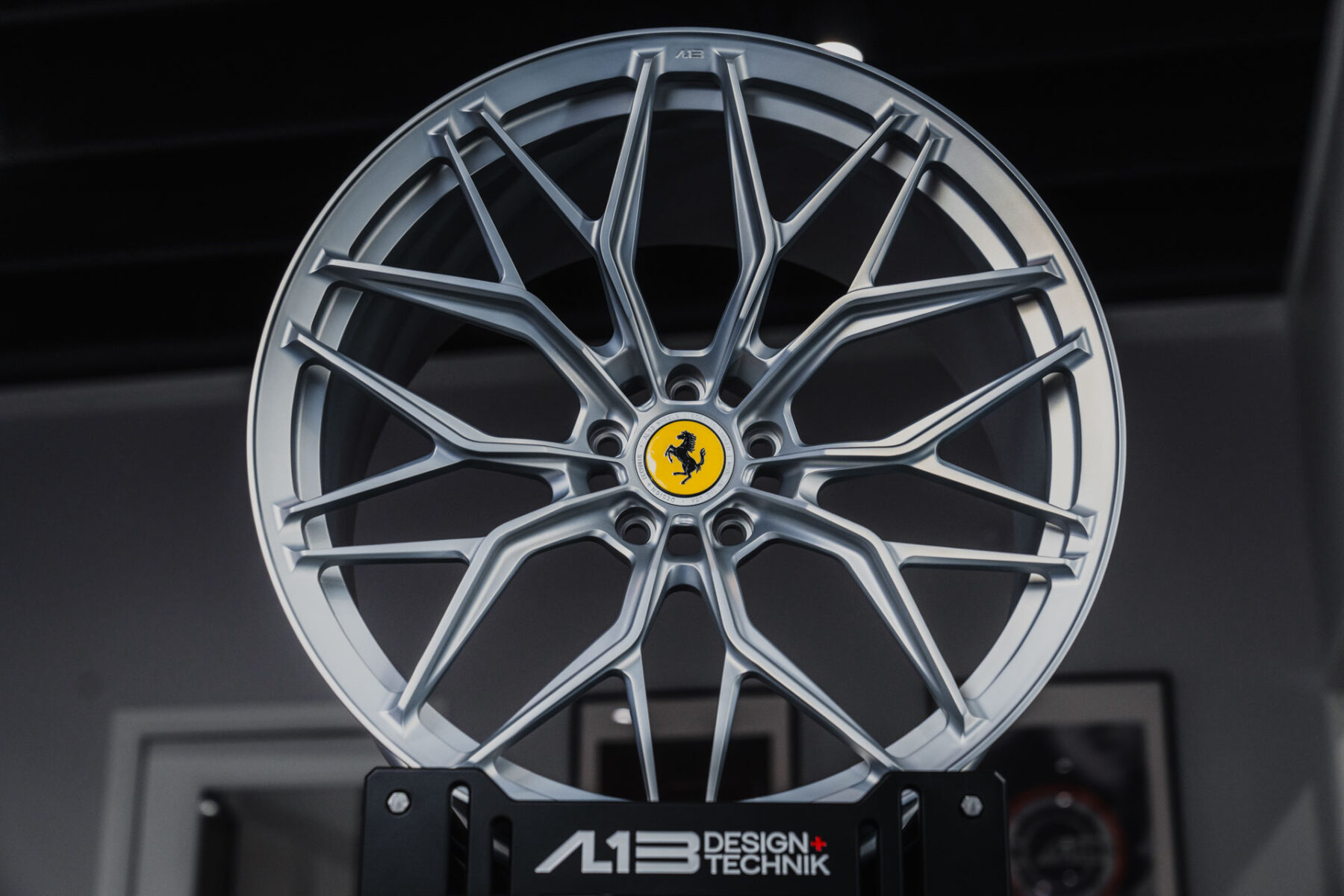 Felga AL13 Wheels R80