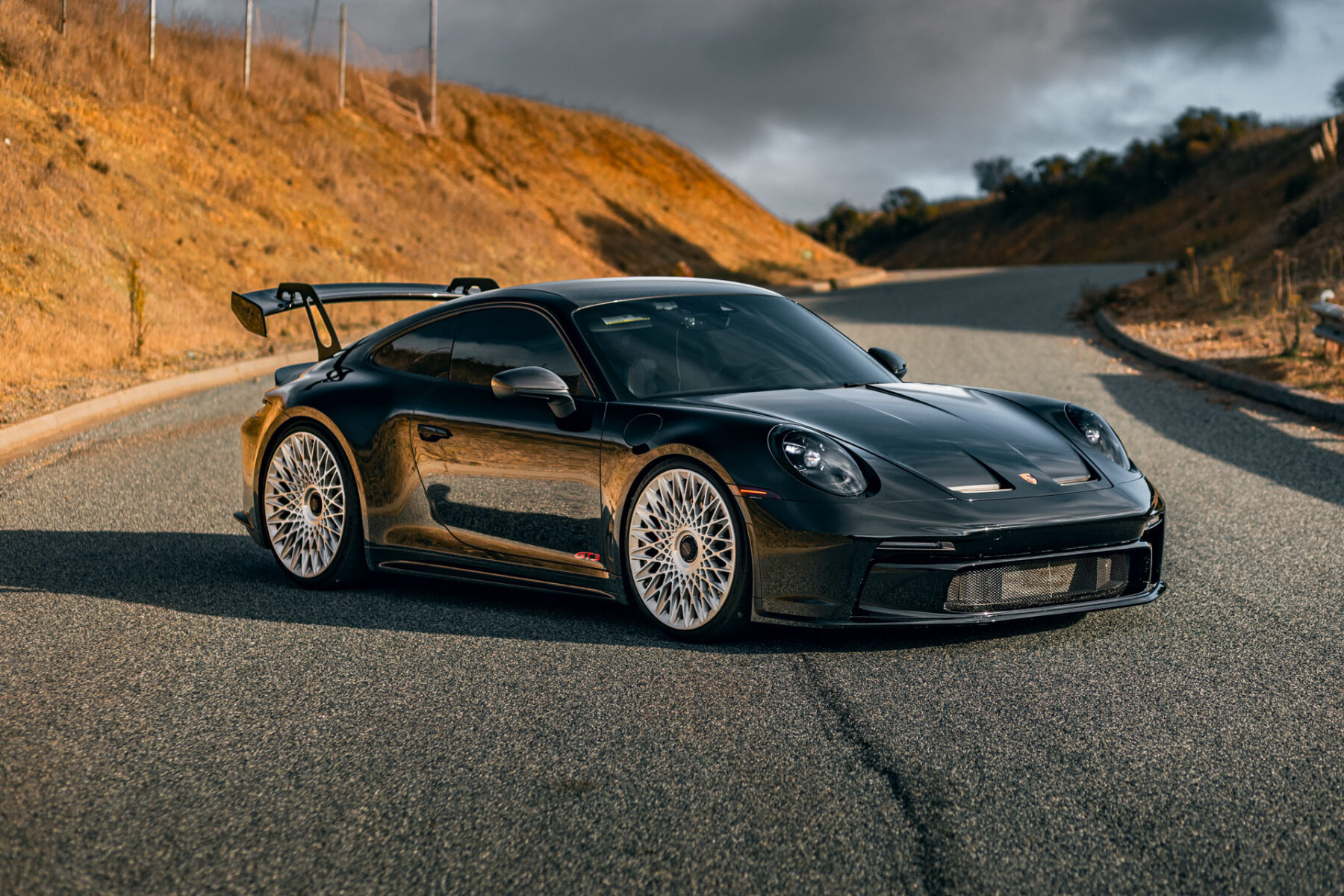 Porsche 911 992 GT3 na felgach AL13 Wheels S025