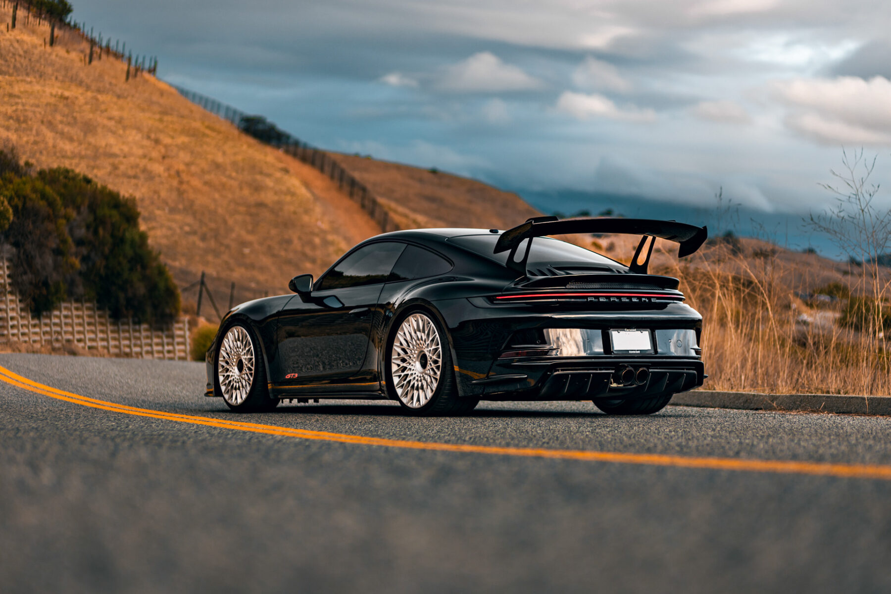 Porsche 911 992 GT3 na felgach AL13 Wheels S025