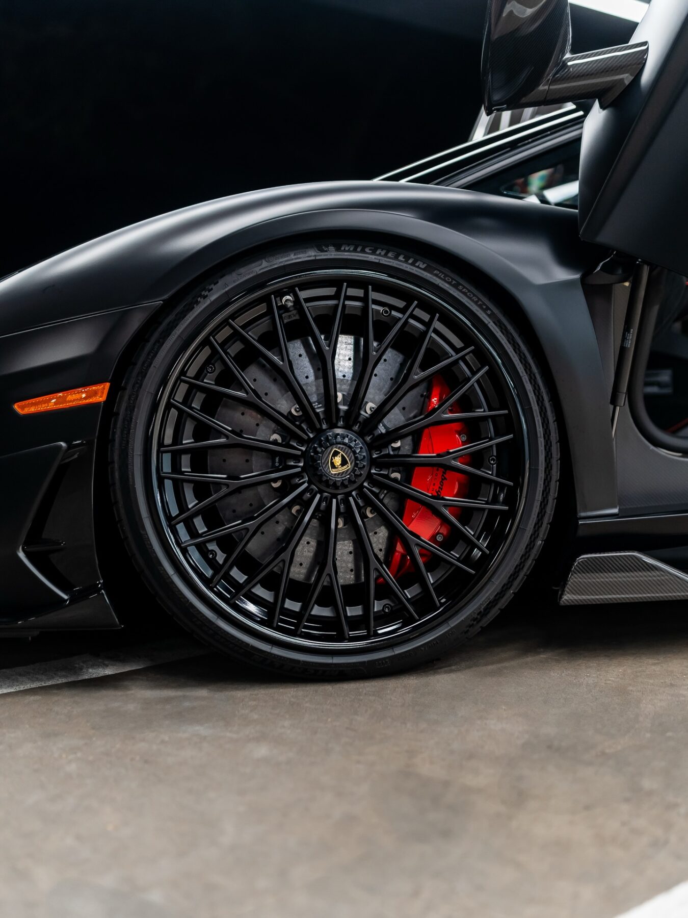 Lamborghini Aventador SVJ na felgach AL13 Wheels A060-R