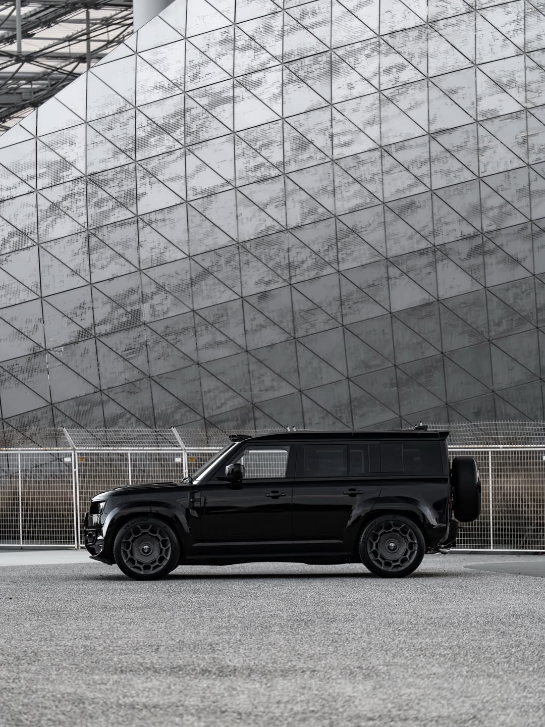 Land Rover Defender Urban na felgach AL13 Wheels LUX12