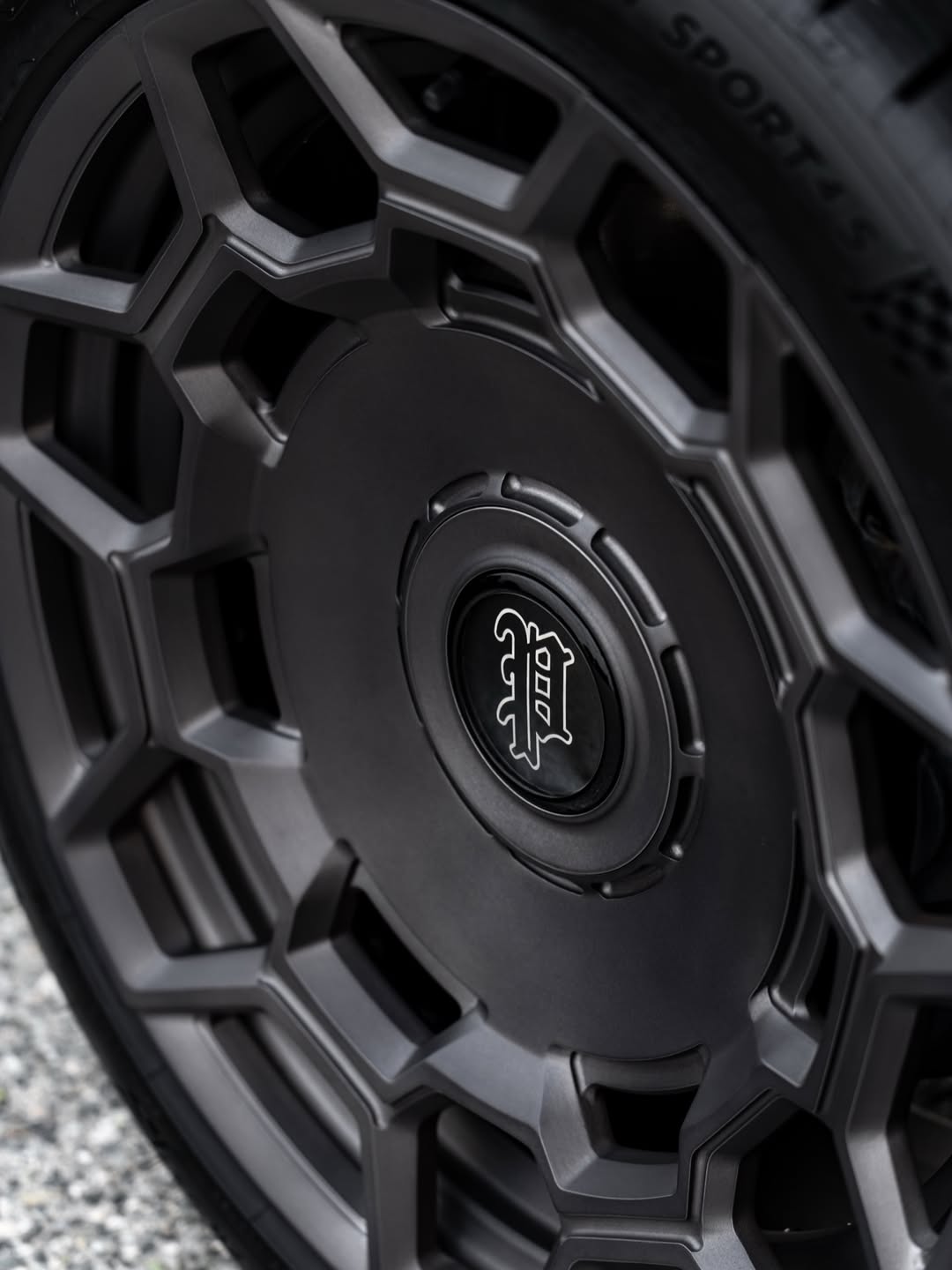 Land Rover Defender Urban na felgach AL13 Wheels LUX12