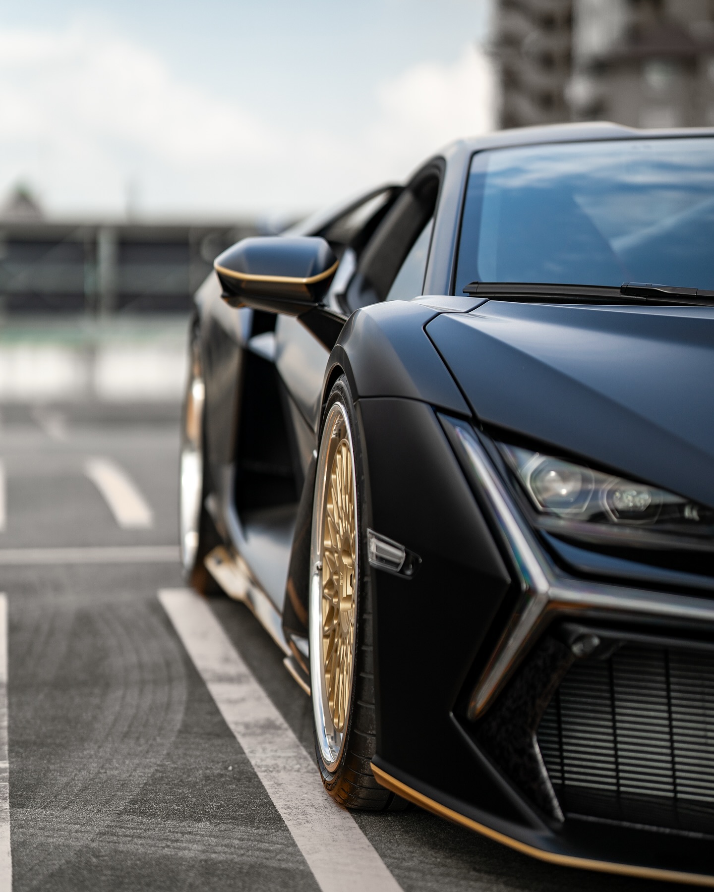 Lamborghini Revuelto na felgach AL13 Wheels C025R